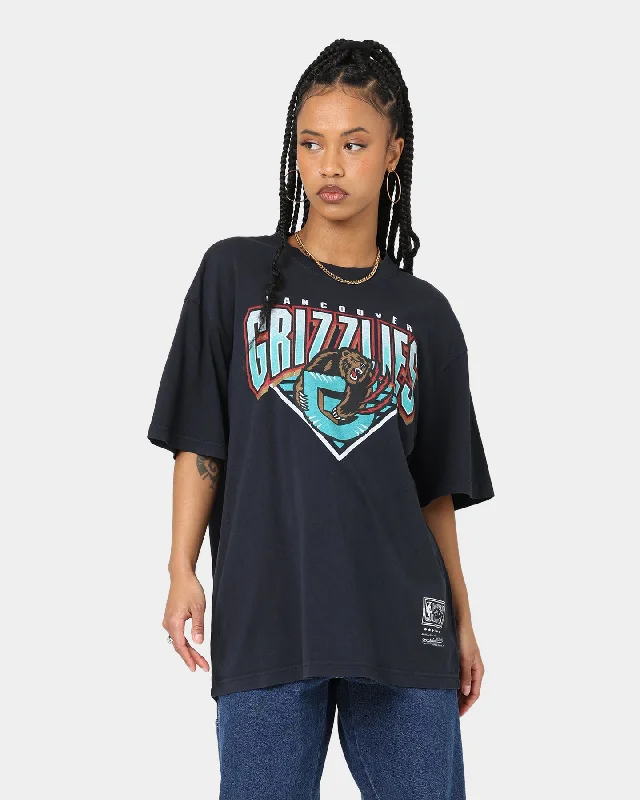 Mitchell & Ness Vancouver Grizzlies Metallic Shadow T-Shirt Faded Black Collared Crew Neck Turtle Neck Mitchell & Ness Vancouver Grizzlies Metallic Shadow T-Shirt Faded Black Collared Crew Neck Turtle Neck