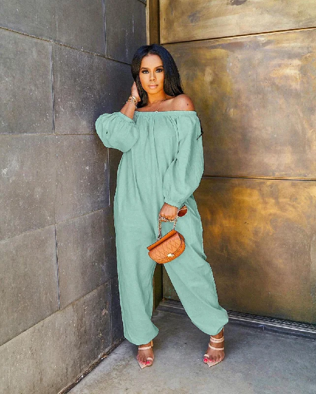 Wholesale 2022 fashion off the shoulder 1 piece jumpsuit loose casual one piece pants jumpsuit women Classic Flared Pants