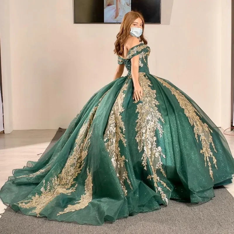 Dark Green Mexican Sweet 15 Quinceanera Dresses with Gold Applique Sequin Ball Gown Prom Dress Sweep Train vestidos de xv años Dark Green Mexican Sweet 15 Quinceanera Dresses with Gold Applique Sequin Ball Gown Prom Dress Sweep Train vestidos de xv años