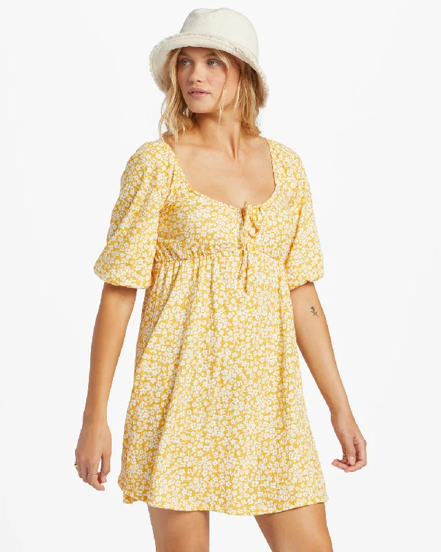 Daisy Wave Dress - Sandy Gold