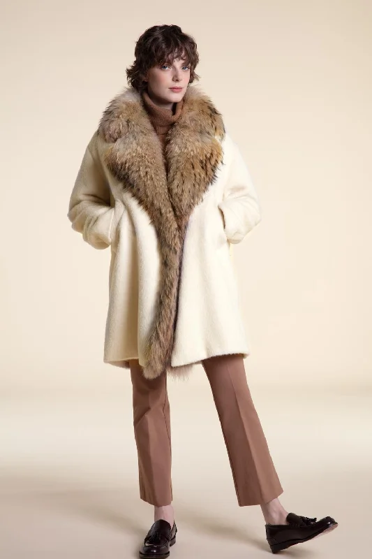 Wool coat with fur